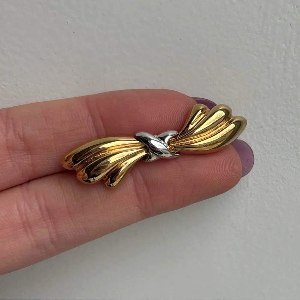 Vintage Gold Silver Two Tone Ribbon Brooch Pin